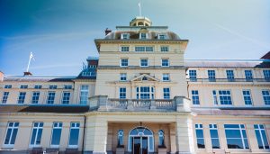 Hôtel près hippodrome de Saint-Cloud: confort et proximité 🏇