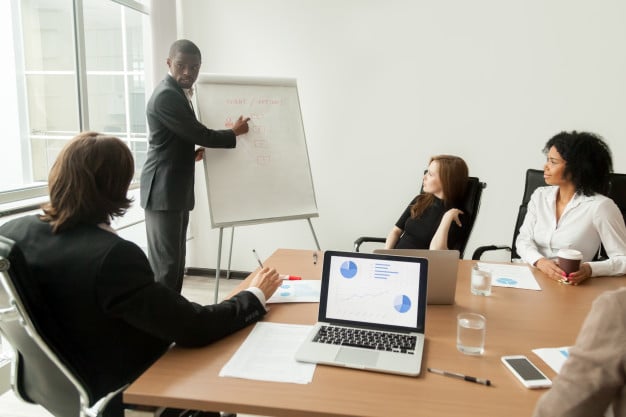 découvrez notre formation en management pour maîtriser les clés du leadership et développer vos compétences de gestion d'équipe avec des méthodes efficaces.