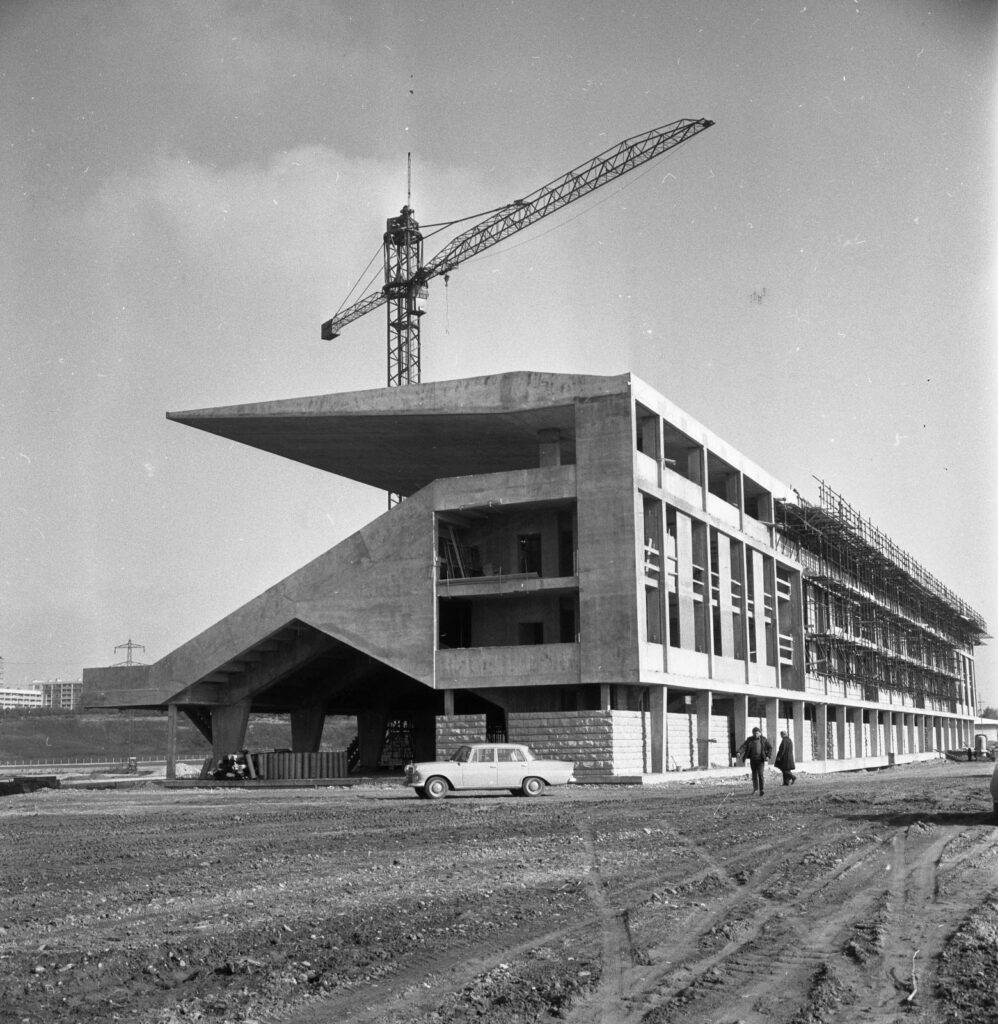 découvrez l'histoire fascinante de l'hippodrome de parilly et ses événements incontournables, entre courses de chevaux et animations culturelles.