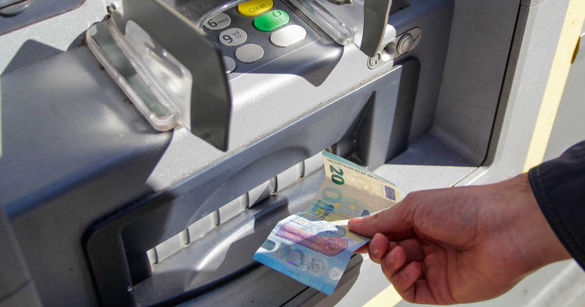 découvrez comment retirer facilement vos gains pmu en espèces dans les points de vente agréés. toutes les étapes, conditions et conseils pour récupérer vos gains en toute sécurité.